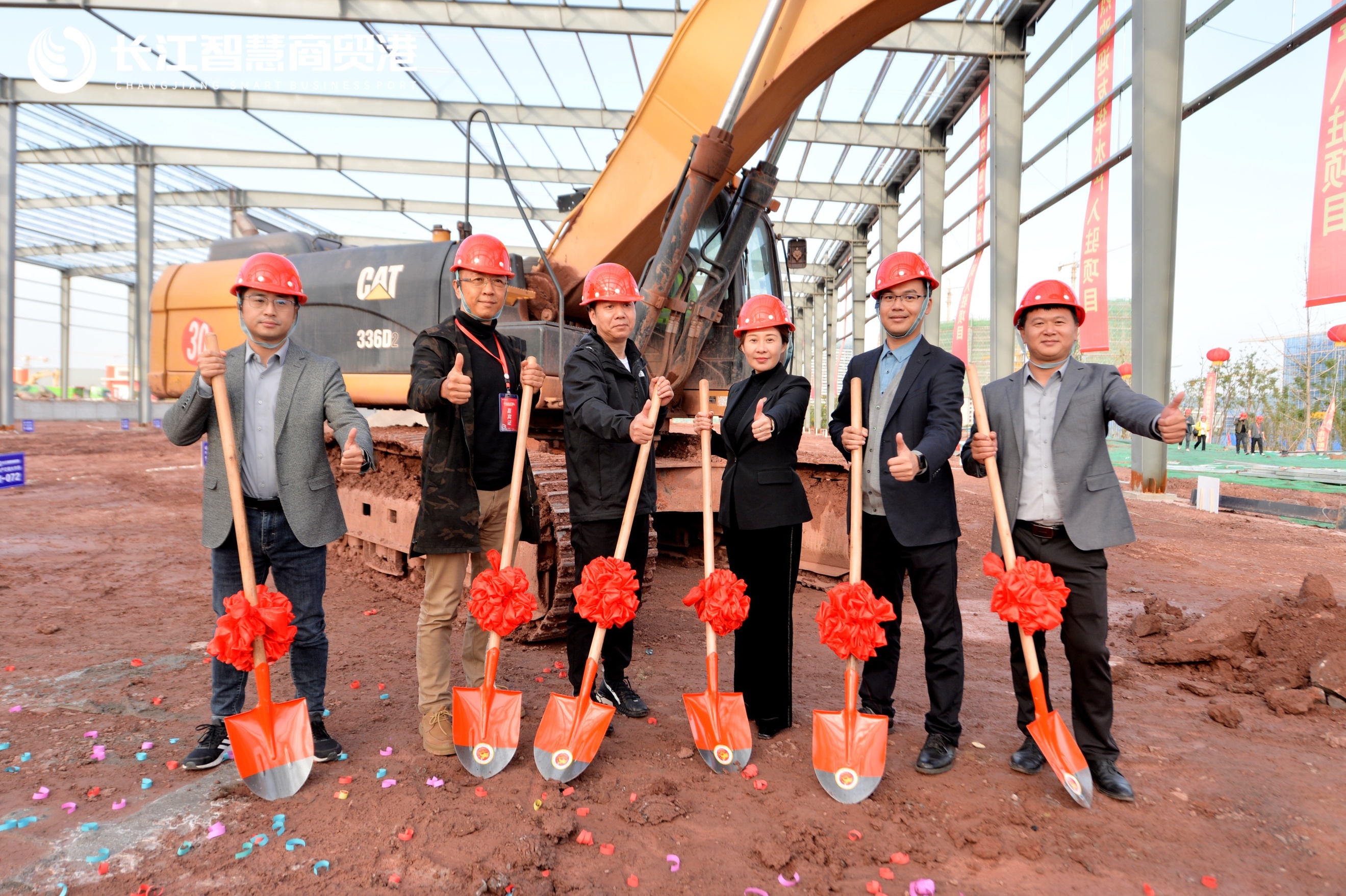图片包含 建筑, 户外, 橙子, 一群描述已自动生成 图片包含 建筑, 户外, 橙子, 一群描述已自动生成