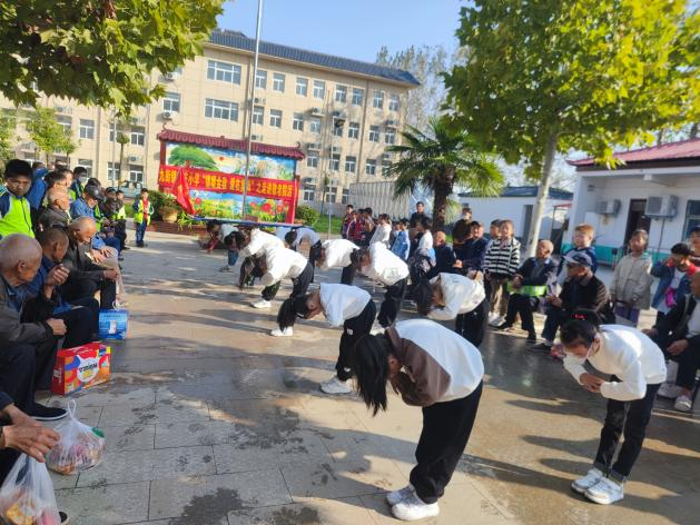 简篇-九九重阳节浓浓敬老情——舞泉镇牛市口小学教育集团重阳节主题活动